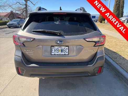 Used 2022 Subaru Outback Premium image 4