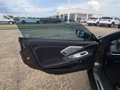 Used 2020 Chevrolet Corvette Stingray Preferred Cpe w/ 2LT Preferred Equipment Group RWD image 12