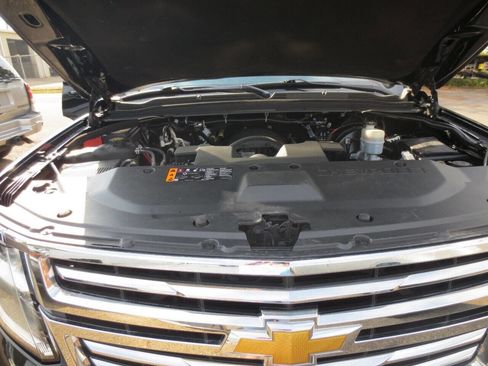 Used 2020 Chevrolet Tahoe 2WD w/ Remote Keyless Entry Package image 4