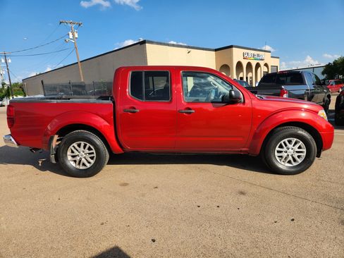 Used 2016 Nissan Frontier SV w/ SV Value Truck Package RWD image 6