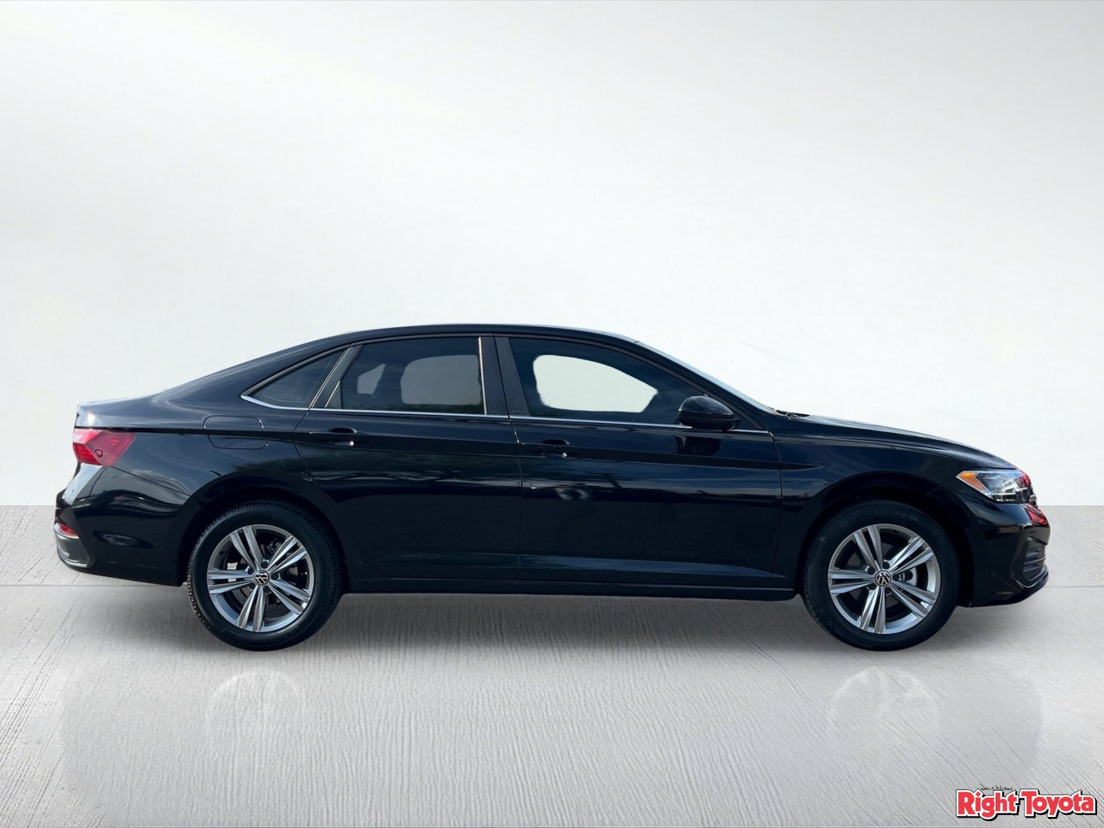 Used 2024 Volkswagen Jetta SE w/ Panoramic Sunroof Package FWD image 7