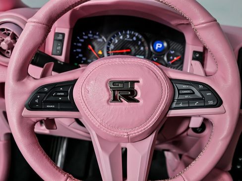 Used 2020 Nissan GT-R Premium AWD/4WD image 26