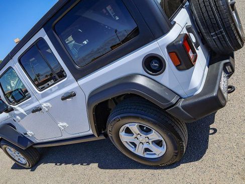 Used 2021 Jeep Wrangler Unlimited Sport image 8
