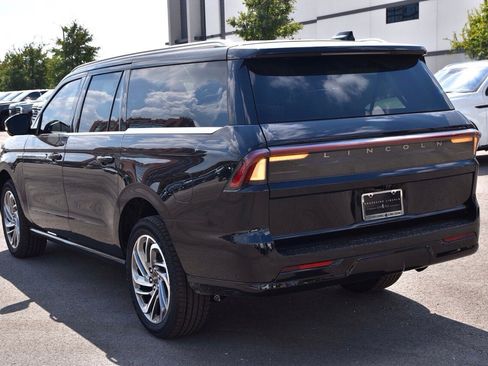 New 2025 Lincoln Navigator L Reserve image 9