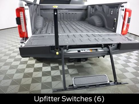 Used 2024 Ford F350 Lariat w/ Lariat Ultimate Package AWD/4WD image 41