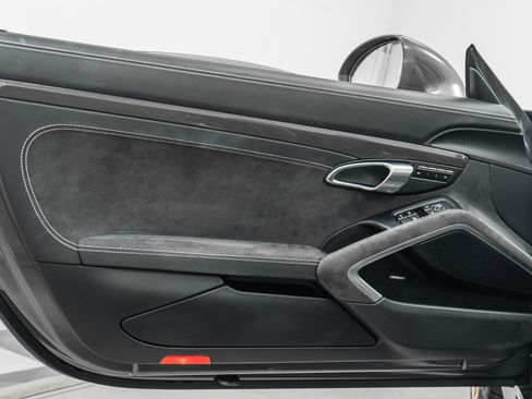 Used 2019 Porsche 911 Cabriolet image 43