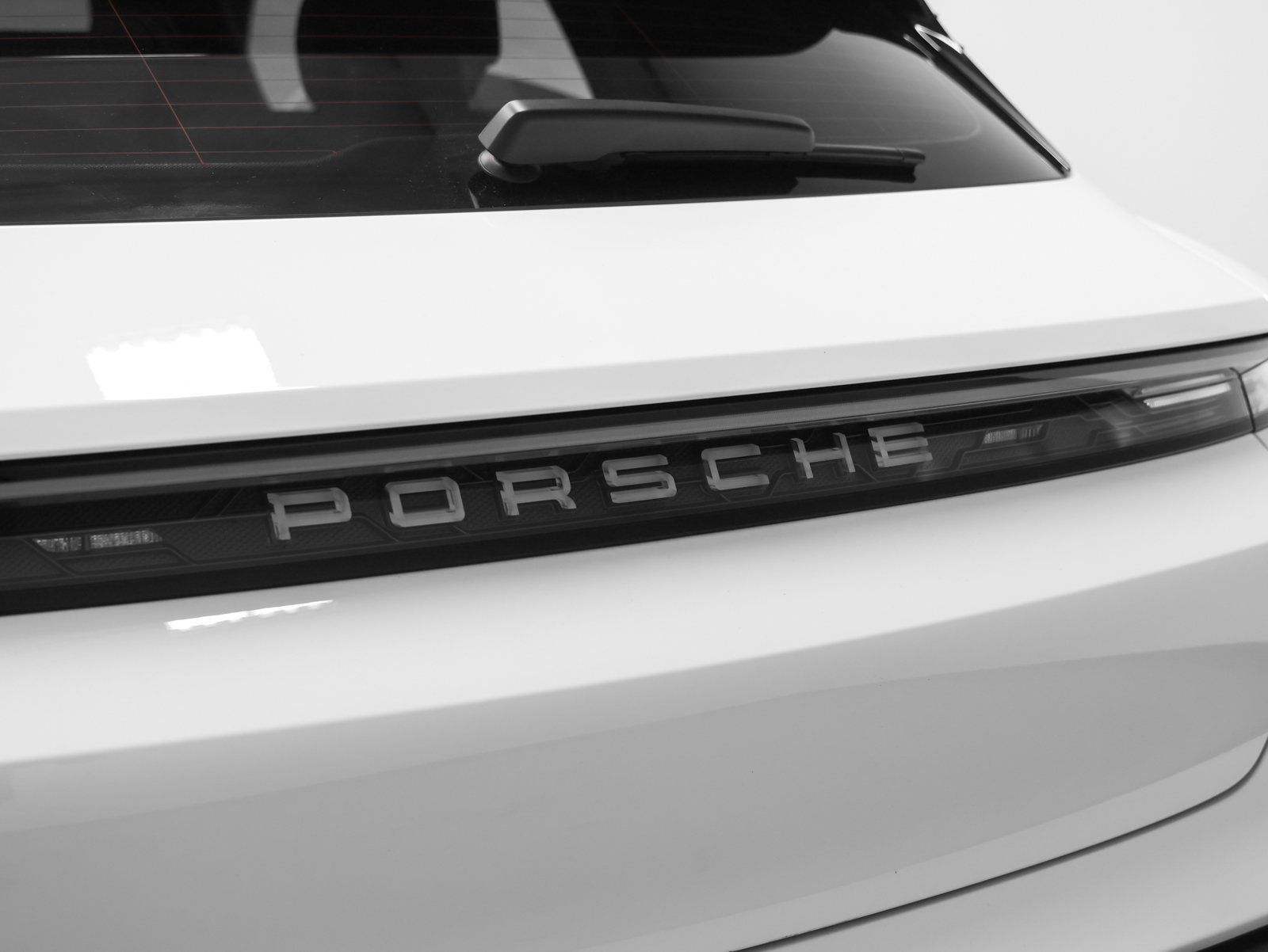 Certified 2025 Porsche Taycan 4 Cross Turismo w/ Premium Package AWD/4WD image 18