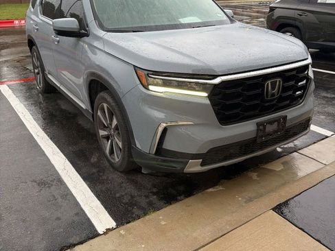 Used 2024 Honda Pilot Touring image 4