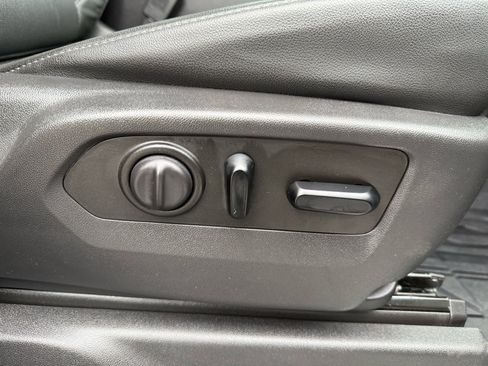 Used 2019 Chevrolet Silverado 1500 LTZ image 21