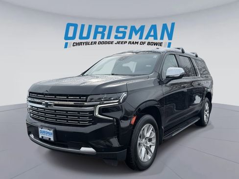 Used 2023 Chevrolet Suburban Premier image 2