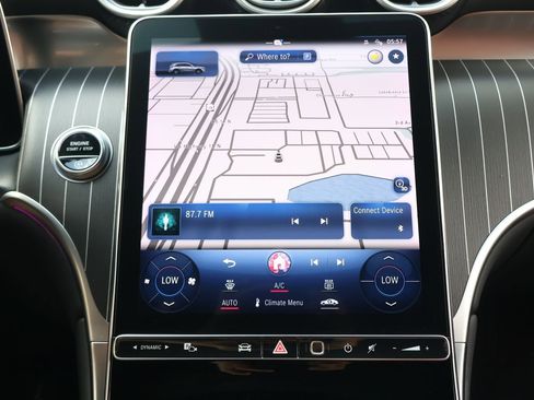 Used 2023 Mercedes-Benz GLC 300 4MATIC image 24