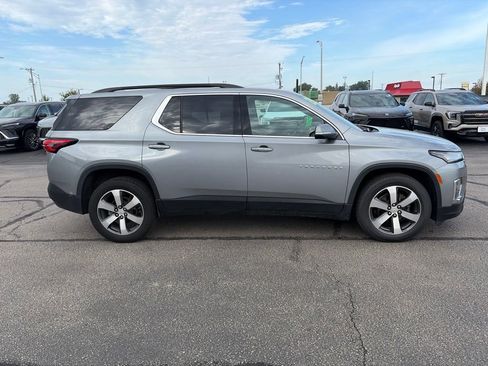 Used 2023 Chevrolet Traverse LT w/ LT Premium Package AWD/4WD image 4
