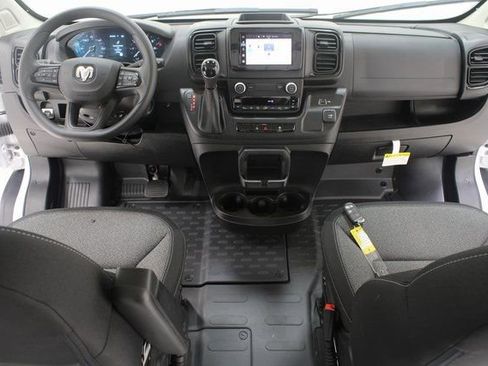 Used 2025 RAM ProMaster 2500 w/ Convenience Group image 9