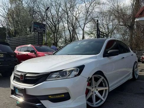 Used 2017 Honda Accord Sport Special Edition image 3