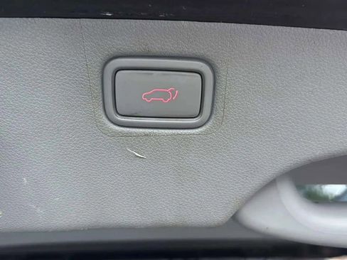 Used 2015 Kia Sedona SX image 21