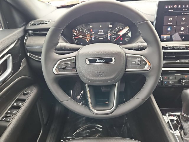 Used 2025 Jeep Compass Latitude w/ Altitude Special Edition AWD/4WD image 12