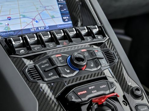 Used 2021 Lamborghini Aventador SVJ AWD/4WD image 29