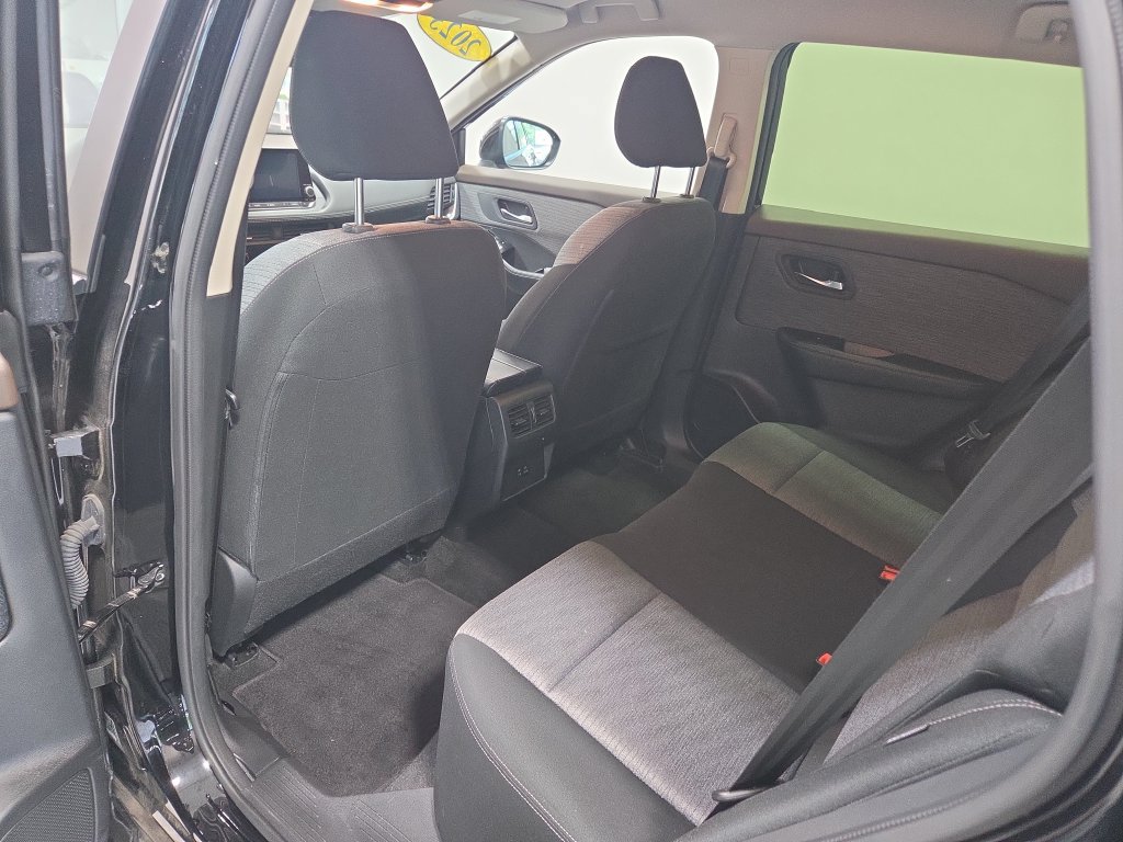 Used 2023 Nissan Rogue SV AWD/4WD image 25