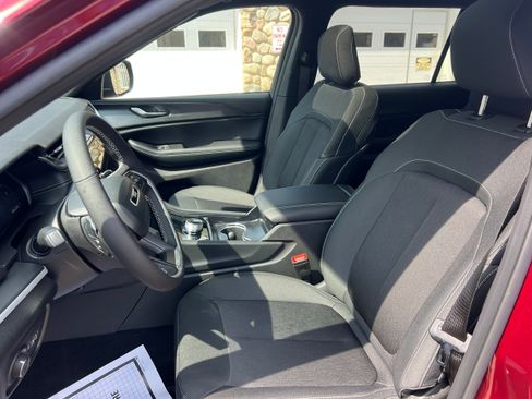 New 2026 Jeep Grand Cherokee L 4WD image 12