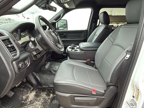 New 2026 RAM 5500 Tradesman w/ Chrome Appearance Group image 10