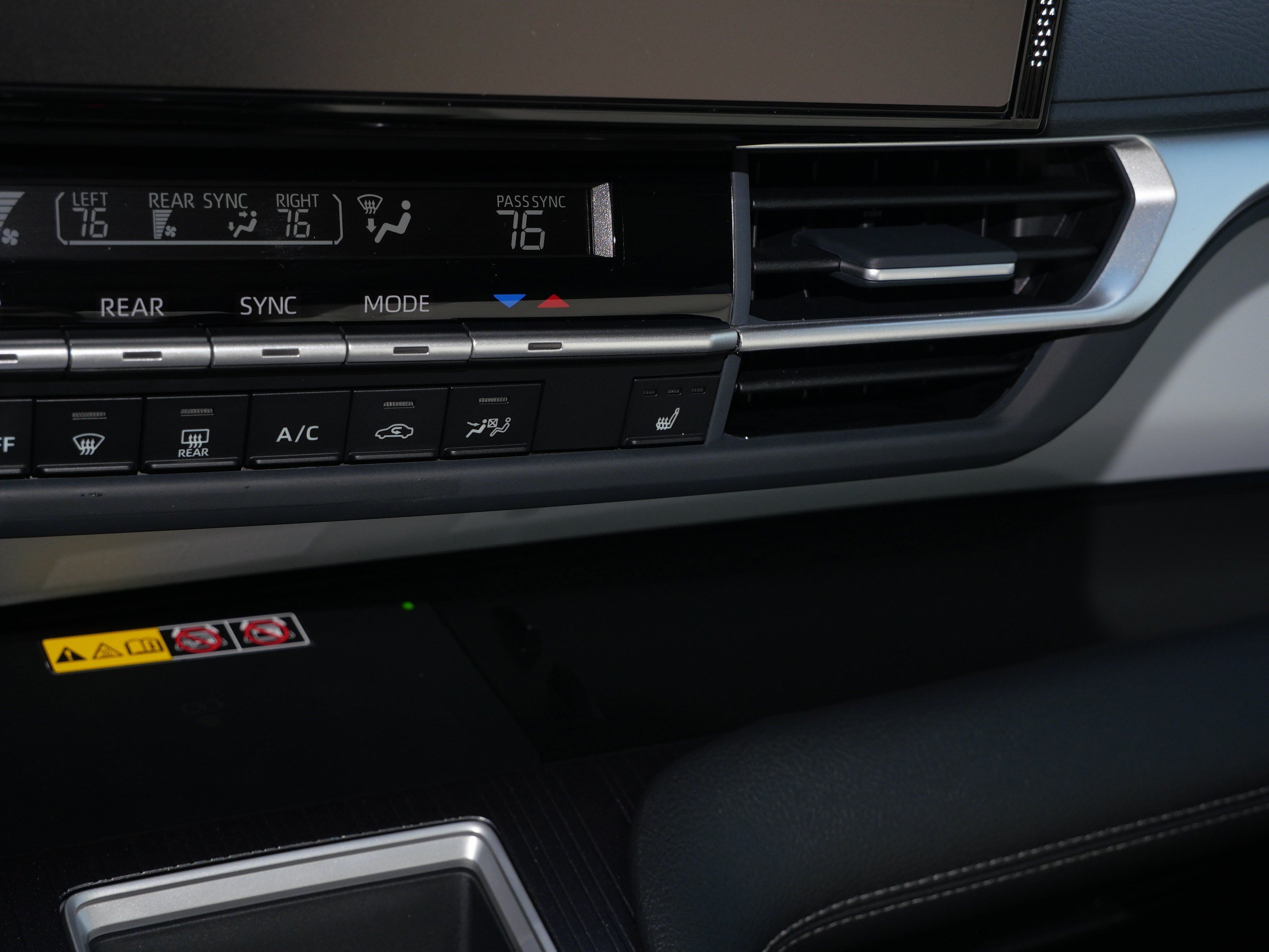 Certified 2026 Toyota Sienna XLE FWD image 29