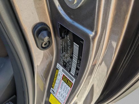 Used 2022 Toyota Sienna Platinum image 42