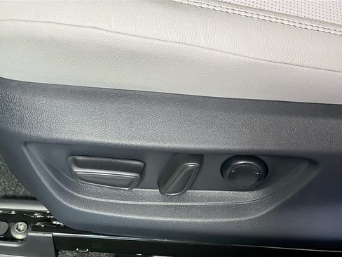 Used 2025 Toyota Camry XLE FWD image 14