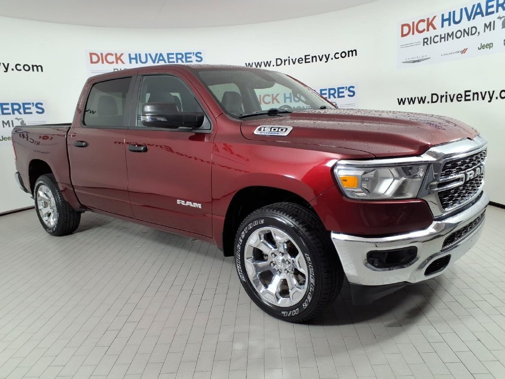 Used 2023 RAM 1500 Big Horn AWD/4WD image 3