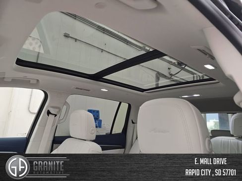 New 2026 Buick Enclave Avenir w/ Super Cruise Package AWD/4WD image 21
