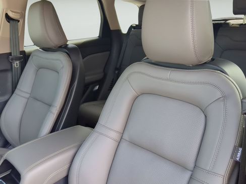 New 2026 Lincoln Corsair Premiere FWD image 10