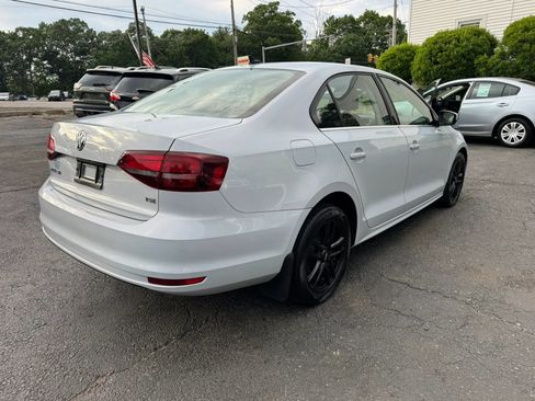 Used 2017 Volkswagen Jetta SE FWD image 7