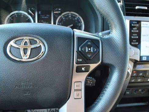 Used 2020 Toyota 4Runner Limited AWD/4WD image 18