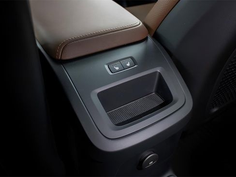 New 2024 Volvo XC60 T8 Plus w/ Protection Package Premier image 30