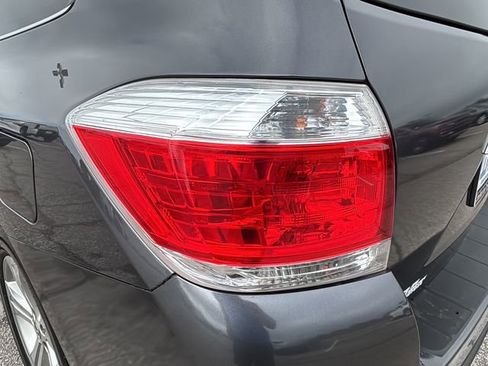 Used 2013 Toyota Highlander Limited FWD image 28