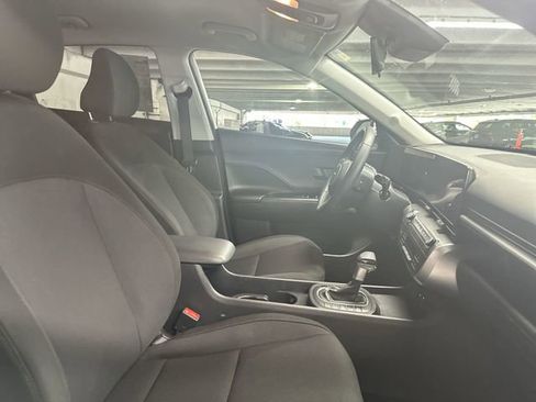 Used 2025 Hyundai Kona SEL FWD image 30