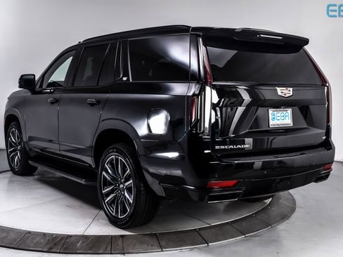 Used 2023 Cadillac Escalade Sport image 4