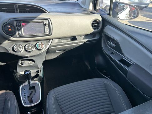Used 2017 Toyota Yaris SE image 13