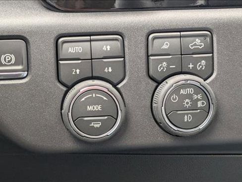 New 2026 Chevrolet Silverado 1500 LTZ w/ LTZ Premium Package AWD/4WD image 16