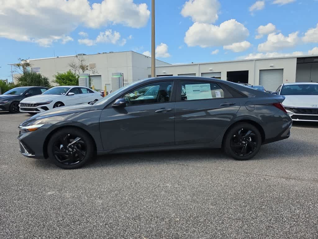 New 2026 Hyundai Elantra SEL Sport FWD image 3
