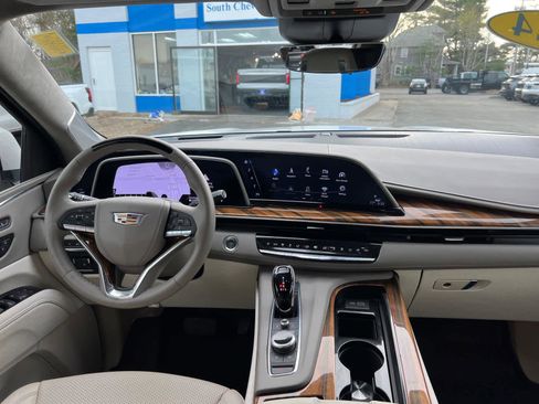 Certified 2024 Cadillac Escalade ESV Sport Platinum w/ LPO, ONYX Package AWD/4WD image 37