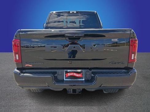 Used 2025 RAM 2500 Laramie AWD/4WD image 5