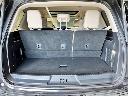 Used 2024 Ford Expedition Limited RWD image 21