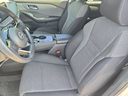 Certified 2022 Nissan Rogue SV FWD image 17