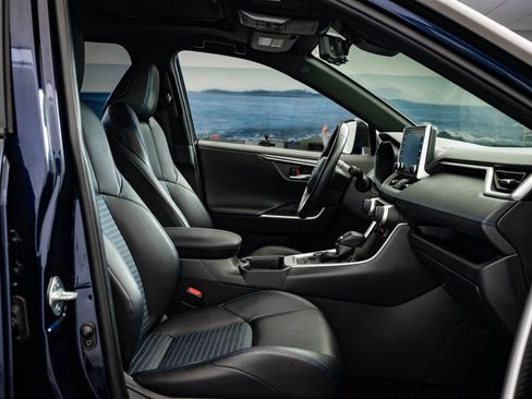 Used 2019 Toyota RAV4 XSE w/ XSE Weather Package image 27