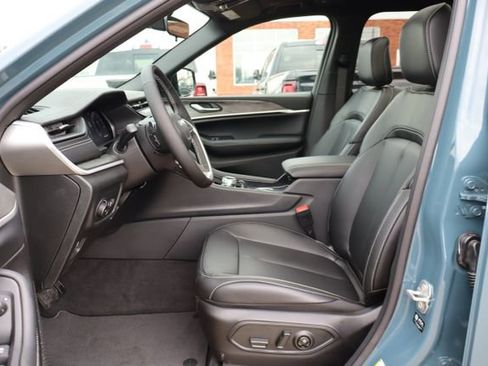 New 2026 Jeep Grand Cherokee L Limited AWD/4WD image 10