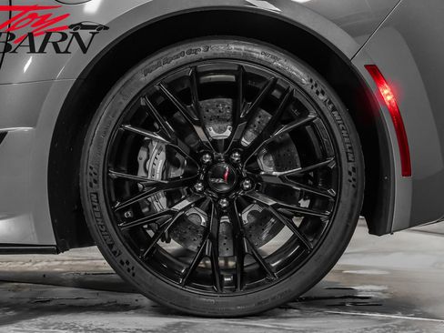Used 2016 Chevrolet Corvette Z06 w/ 3LZ Preferred Equipment Group image 26