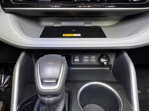 Certified 2023 Toyota Highlander XLE AWD/4WD image 39