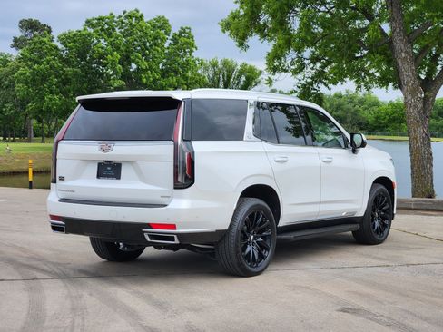 Certified 2022 Cadillac Escalade Premium Luxury RWD image 5