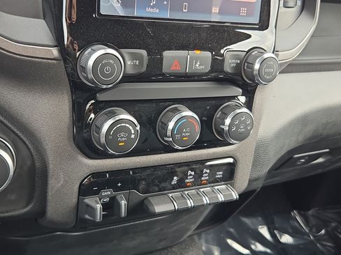 New 2026 RAM 1500 Express AWD/4WD image 42