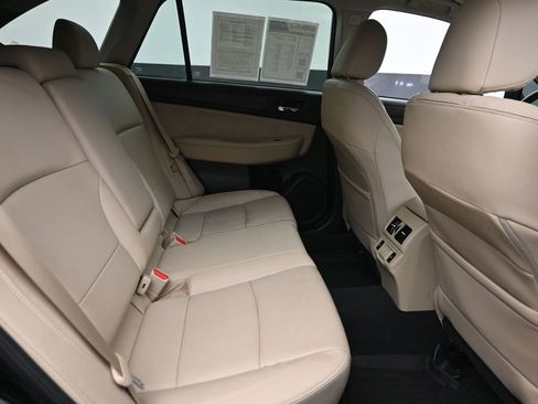 Used 2019 Subaru Outback 3.6R Limited image 8